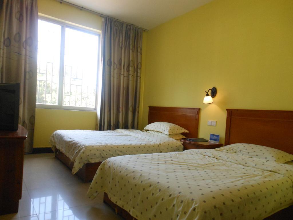 Yangshuo Travellers Land Youth Hostel Ngoại thất bức ảnh