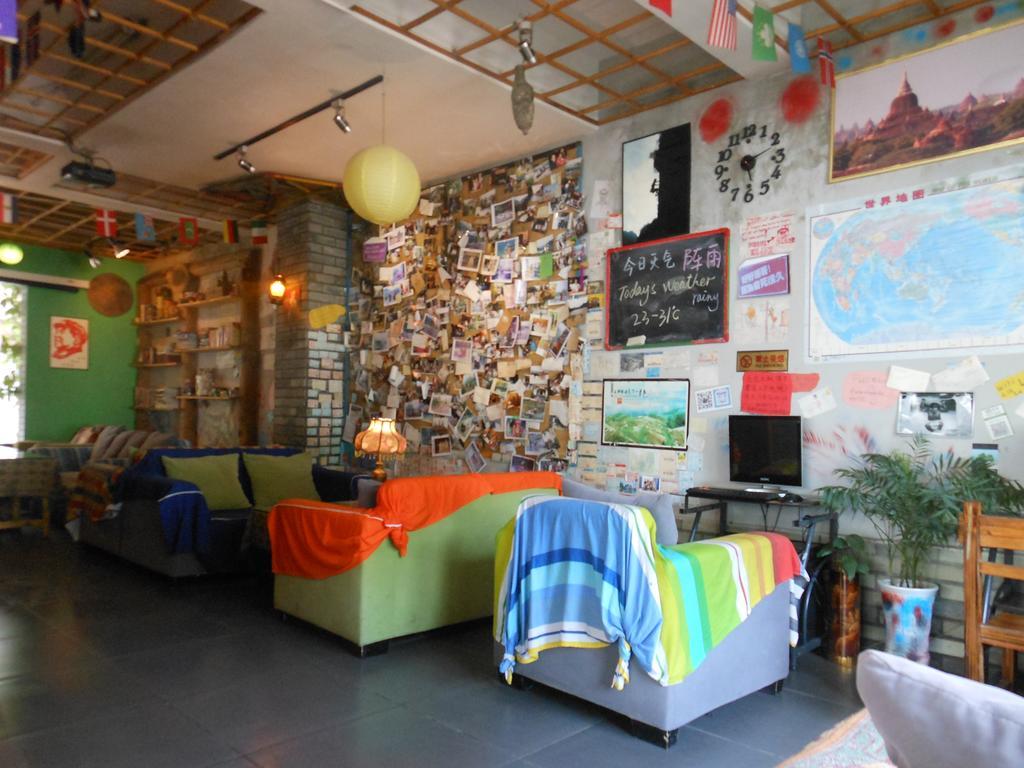 Yangshuo Travellers Land Youth Hostel Ngoại thất bức ảnh