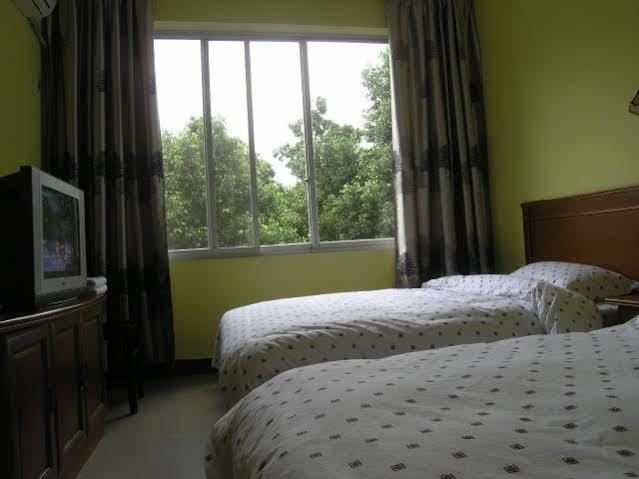 Yangshuo Travellers Land Youth Hostel Ngoại thất bức ảnh